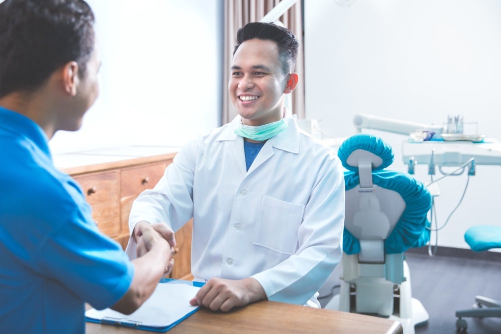 When to hire a dental assistant 