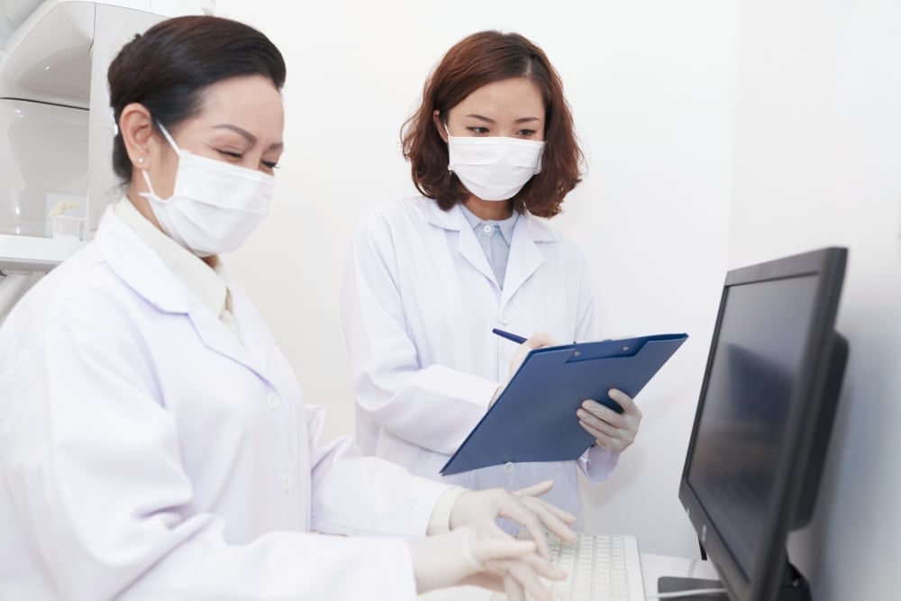 What is a dental associateship