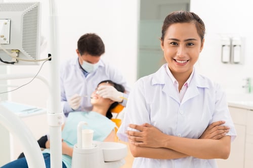 4 Tips for Successfully Training a Dental Assistant