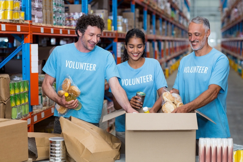 Dentists Volunteering at Food Drive